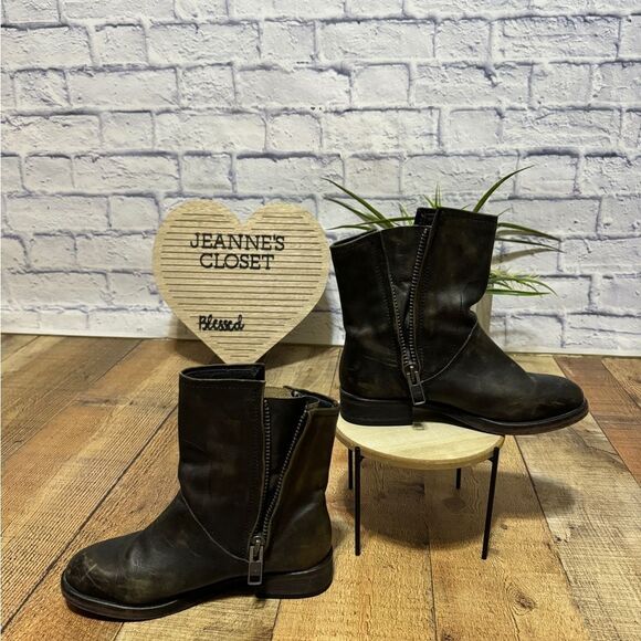 Hinge double zipper ankle boots distressed Anthropologie - Picture 3 of 12